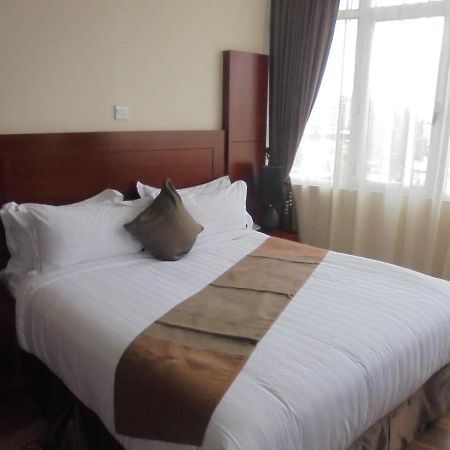 Miracle Hotel Адис Абеба Екстериор снимка