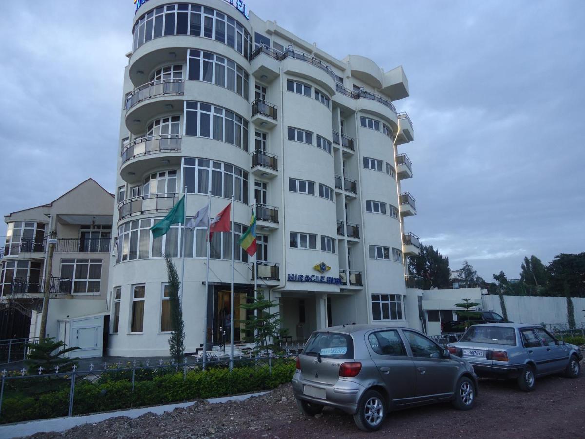 Miracle Hotel Адис Абеба Екстериор снимка