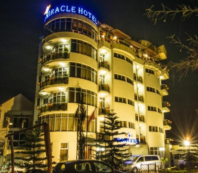 Miracle Hotel Адис Абеба Екстериор снимка