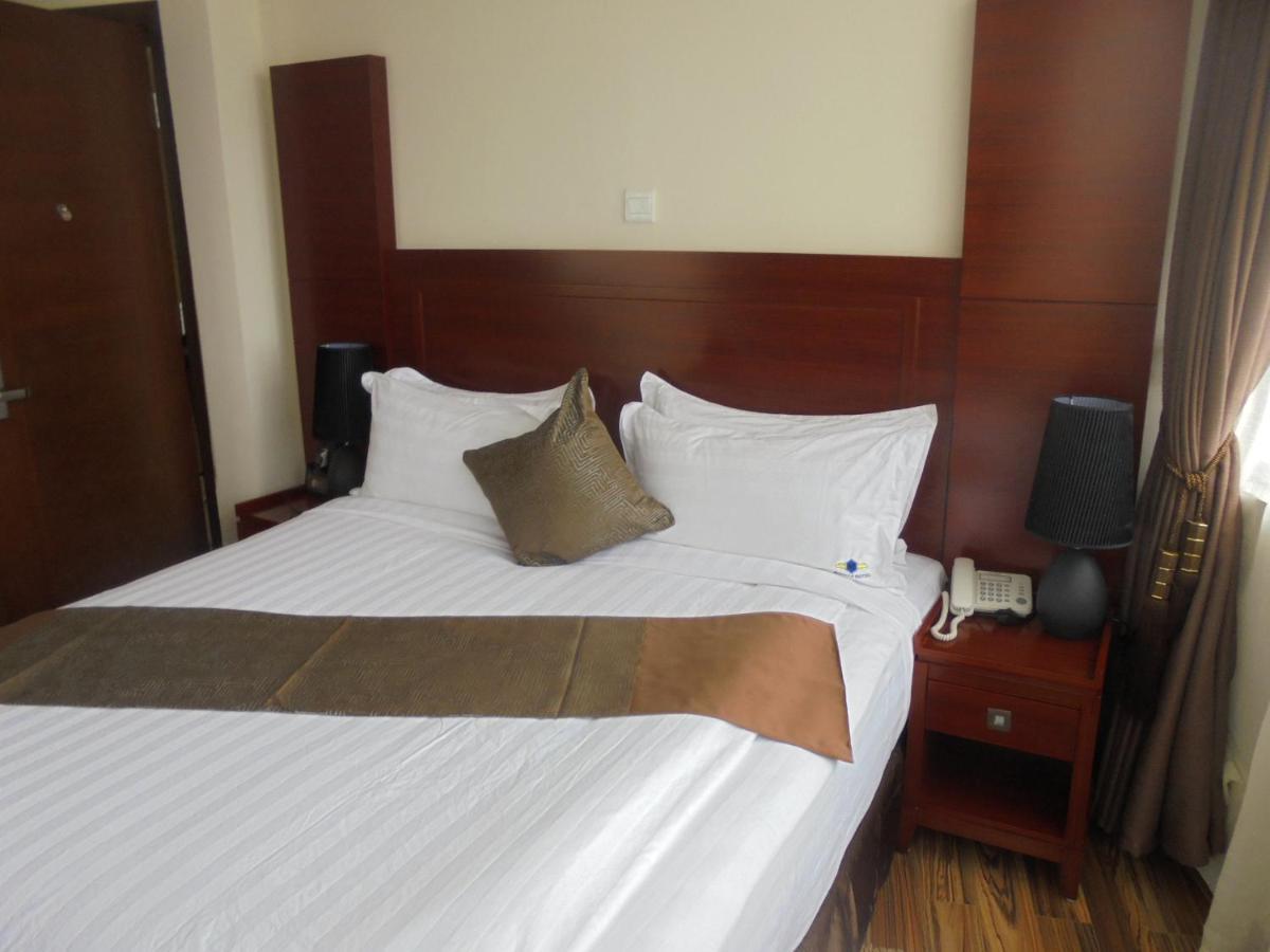 Miracle Hotel Адис Абеба Екстериор снимка