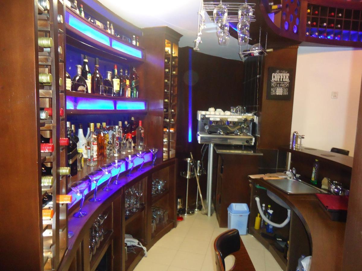 Miracle Hotel Адис Абеба Екстериор снимка
