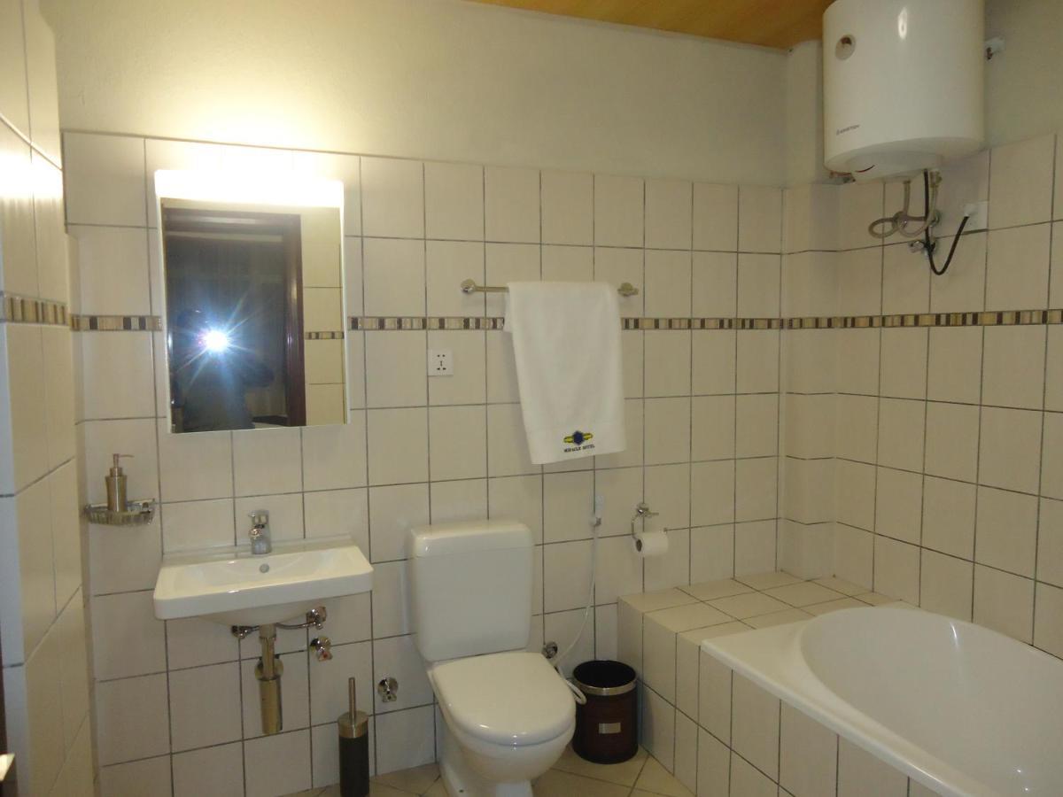 Miracle Hotel Адис Абеба Екстериор снимка