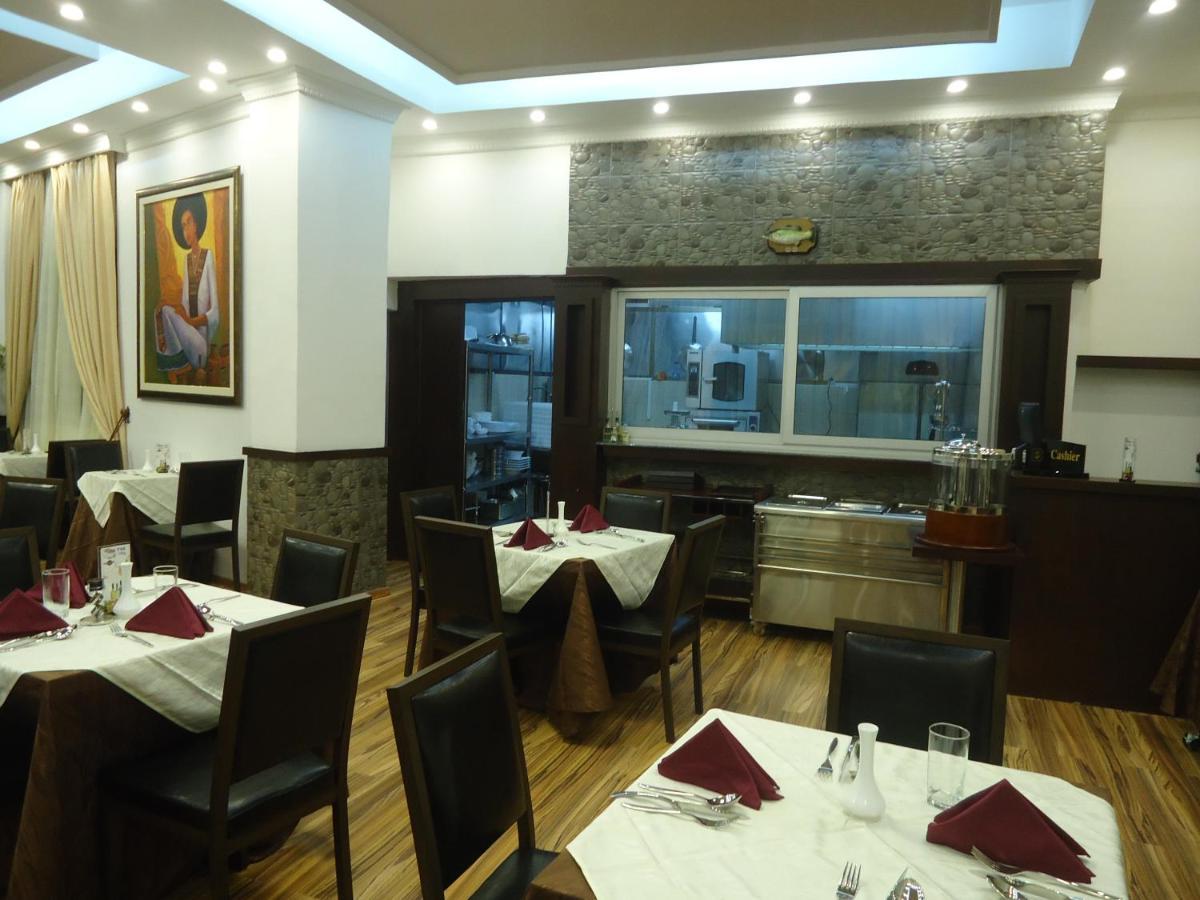Miracle Hotel Адис Абеба Екстериор снимка