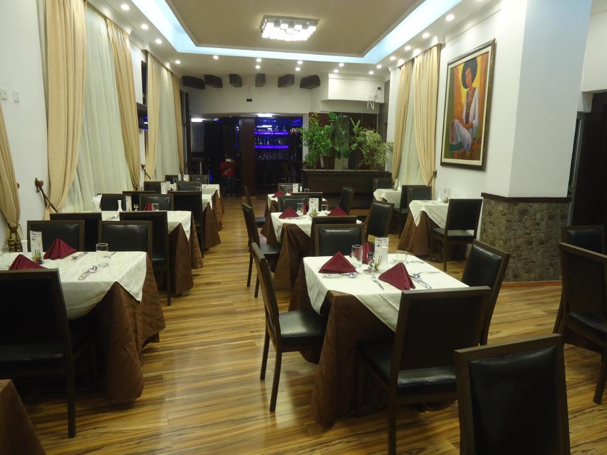 Miracle Hotel Адис Абеба Екстериор снимка